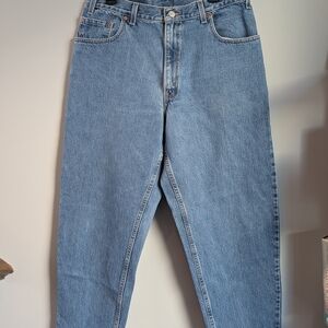 Vintage 90s Levi's 560 Loose Fit Tapered Leg Jeans Made in USA 36x32 Light Wash